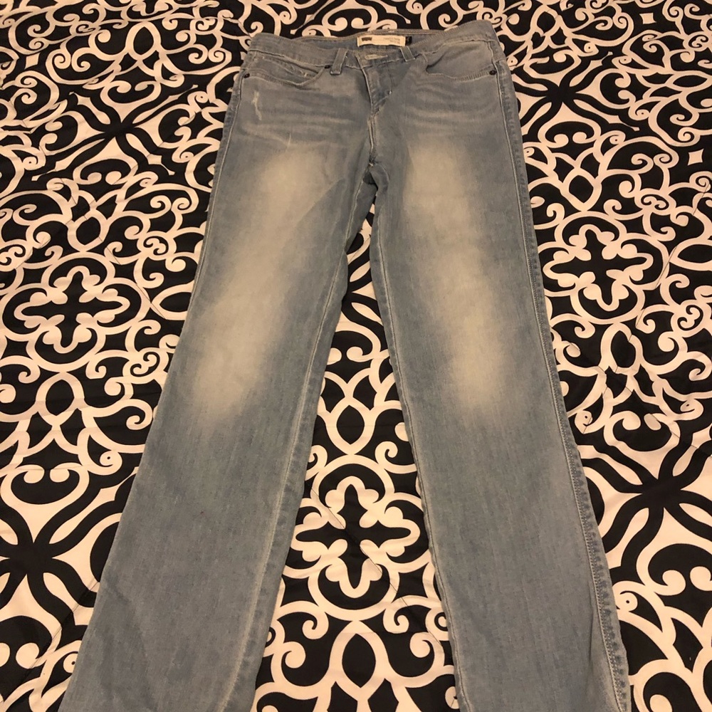 Light wash skinny jeans